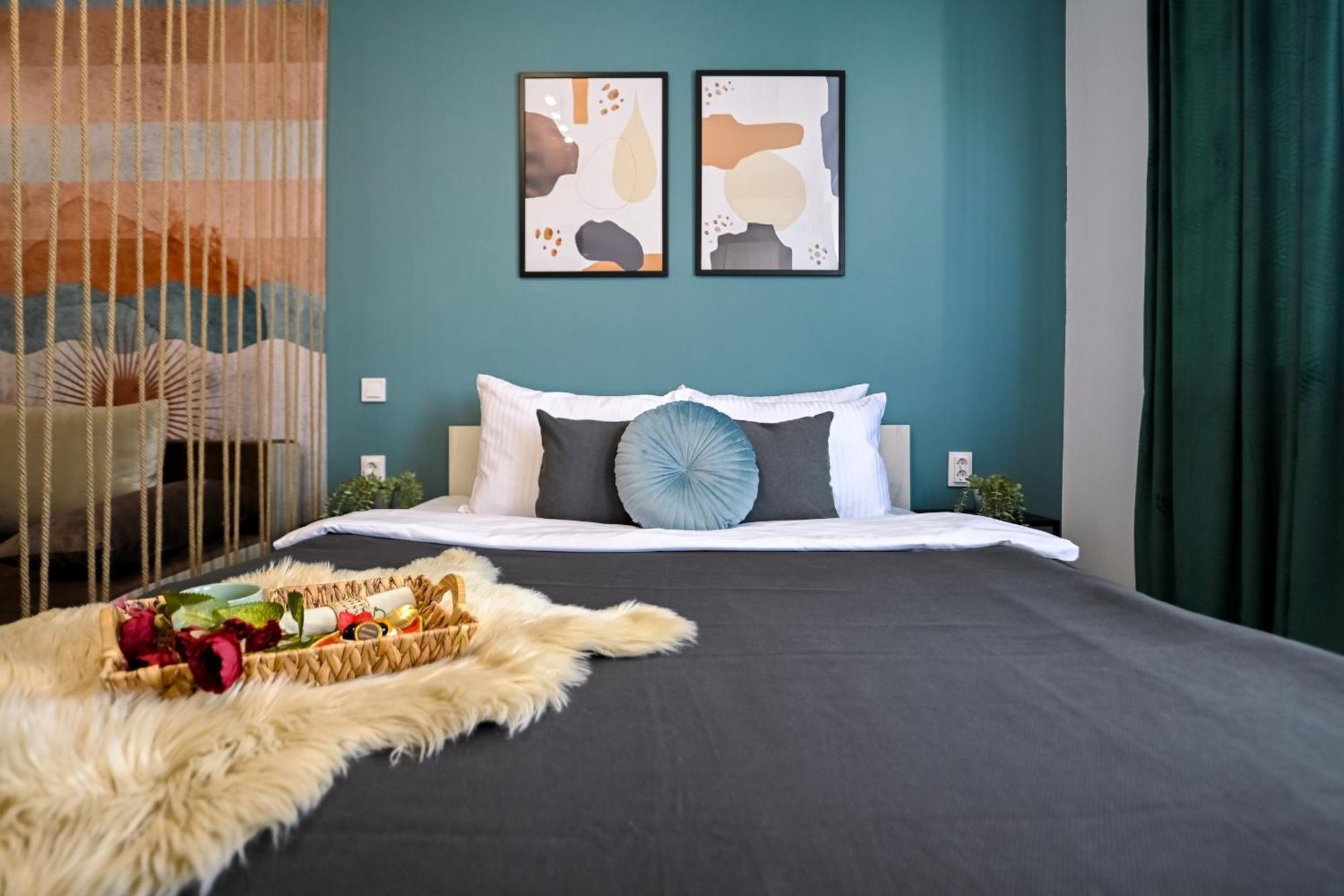Old Town Charm - Modern & Comfortable Accommodation In The Heart Of The City Bucarest Esterno foto